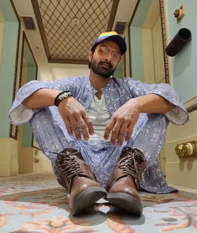 क्या अलग रास्ते, लेकिन जुड़ाव एक है? पीयूष मिश्रा और अश्मित पटेल ने अपनी कला से दर्शकों के दिलों पर राज किया