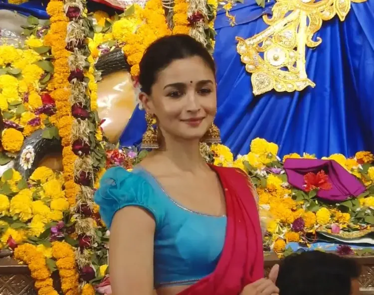 Alia Bhatt stuns in traditional Bengali saree at Durga Puja 2026