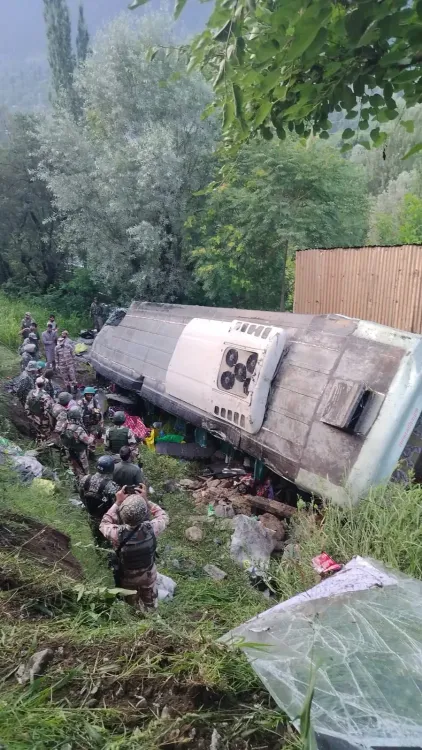 अमरनाथ यात्रा बस हादसा: गांदरबल के हरिगनीवान में पलटी बस, 39 तीर्थयात्री घायल