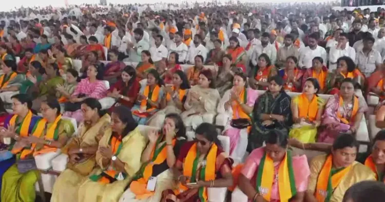 Amit Shah addresses Maharashtra from Kolhapur's Ambabai shrine