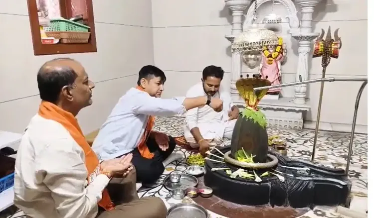 अमित शाह के जन्मदिन पर गांधीनगर में BJP का सेवा संकल्प, सिद्धेश्वर महादेव मंदिर में विशेष पूजा