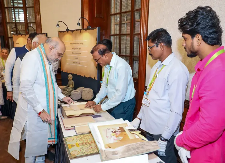 अमित शाह का मुंबई में एशियाटिक सोसाइटी दौरा, 'श्री गणेश ज्ञानारती' प्रदर्शनी का अवलोकन