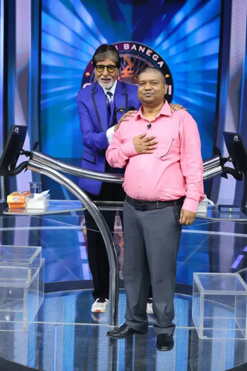 Amitabh Bachchan calls Shah Rukh Khan's Swades act 'uttam' on KBC 18