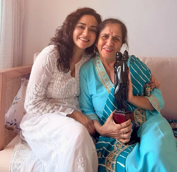 Did Amruta Khanvilkar Finally Win the Maharashtra State Film Awards Trophy?