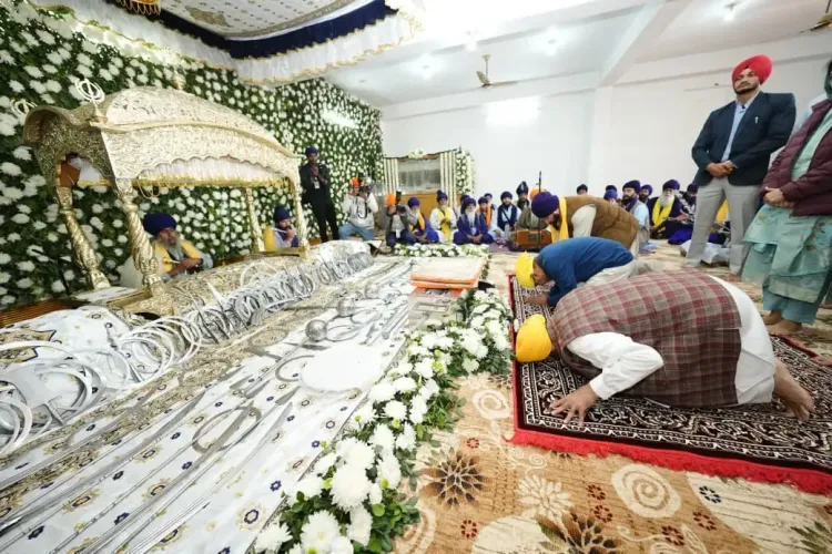 Why is Anandpur Sahib Echoing with 'Bole So Nihal, Sat Sri Akal' in Honor of Guru Teg Bahadur's Sacrifice?