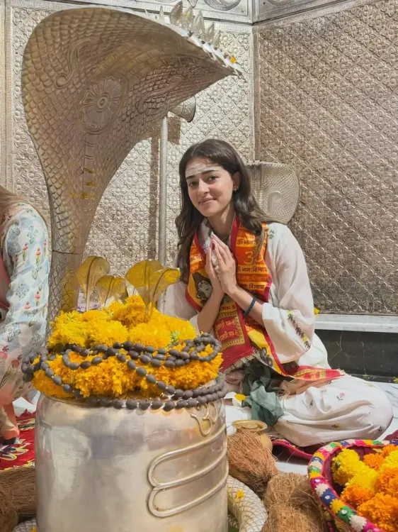 Ananya Panday's Spiritual Journey: A Prayer at Nageshwar Jyotirlinga