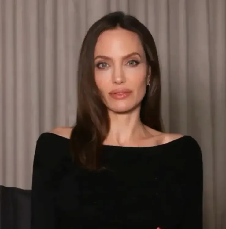 How Did Angelina Jolie Find Comfort in Her Late Mother’s Necklace?