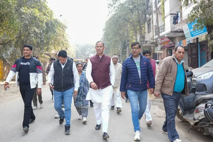 क्या अनियमित कॉलोनियों में नालियों की निकासी को लेकर विभाग मिलकर काम करेंगे?