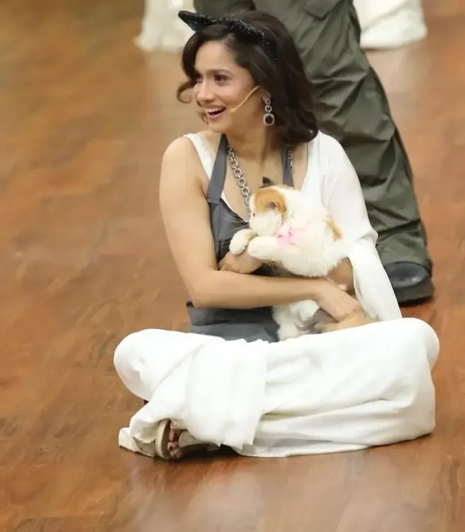 Ankita Lokhande Celebrates Her Pet 'Mau' on National TV