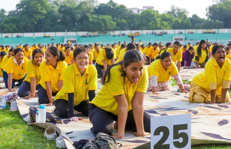12वें अंतरराष्ट्रीय योग दिवस पर योगमय होगा UP, 1.42 करोड़ बच्चे करेंगे सामूहिक योगाभ्यास