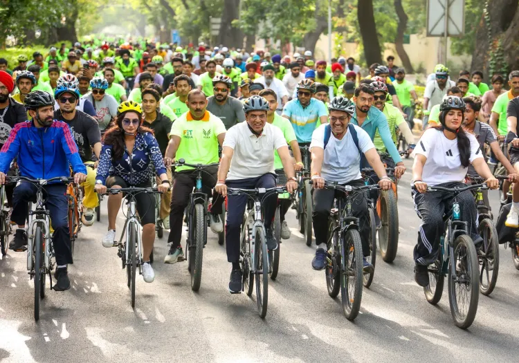 वर्ली साइकिल ट्रैक पर 'फिट इंडिया साइक्लोथॉन', डॉ. मांडविया के साथ 250 साइकिल सवार; 12वें योग दिवस की उलटी गिनती शुरू