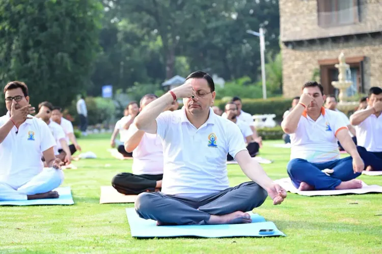 अंतरराष्ट्रीय योग दिवस 2026 से पहले देशभर में योगाभ्यास, सीएम धामी बोले — योग को दिनचर्या बनाएं