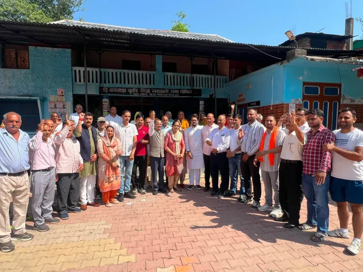 Anurag Thakur Conducts BJP Jan Sampark Drive in Hamirpur