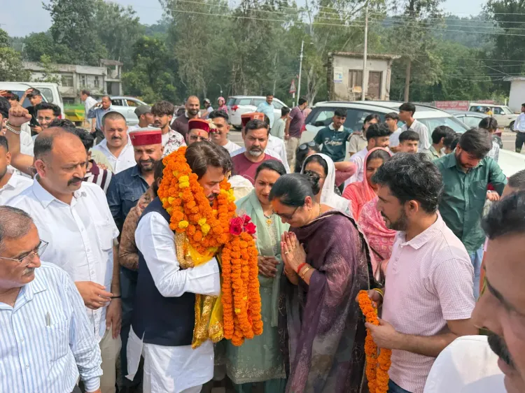 Anurag Thakur Distributes Sports Kits to 385 Players in Nadaun