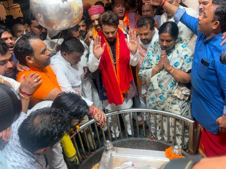 Anurag Thakur Offers Prayers in Kanpur on NDA's 12-Year Mark