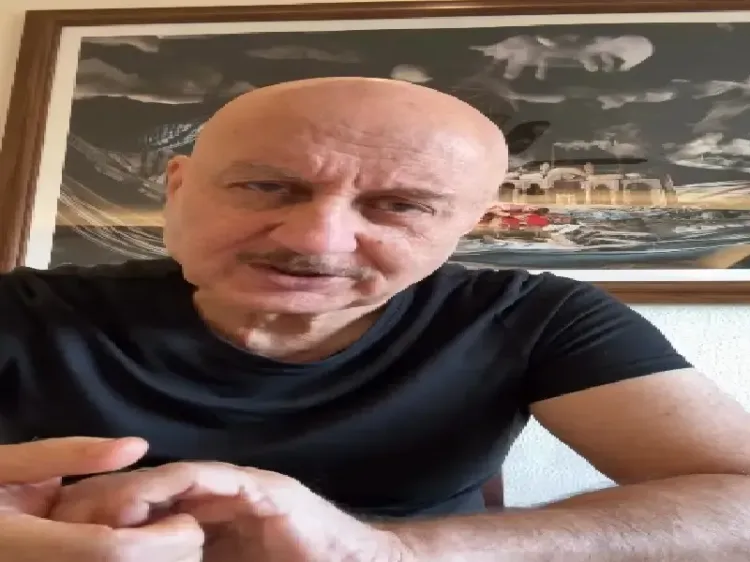 अनुपम खेर का जन्मदिन: फैंस से मांगी इमोशनल डिमांड, 42 साल की मेहनत का उपहार