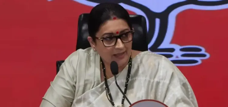 चुनाव आयोग पर कांग्रेस के हमले पर स्मृति ईरानी का पलटवार: 'हार की समीक्षा करो, संस्थाओं पर नहीं'