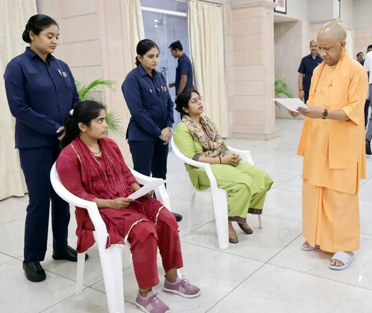 सीएम योगी का सख्त निर्देश: अपराधियों पर कार्रवाई और जनसमस्या निस्तारण में ढिलाई नहीं चलेगी