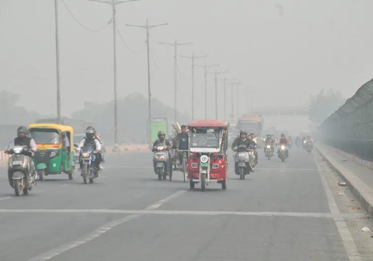 क्या दिल्ली-एनसीआर में एक्यूआई 450 के पार, लोगों का सांस लेना हो गया है दूभर?