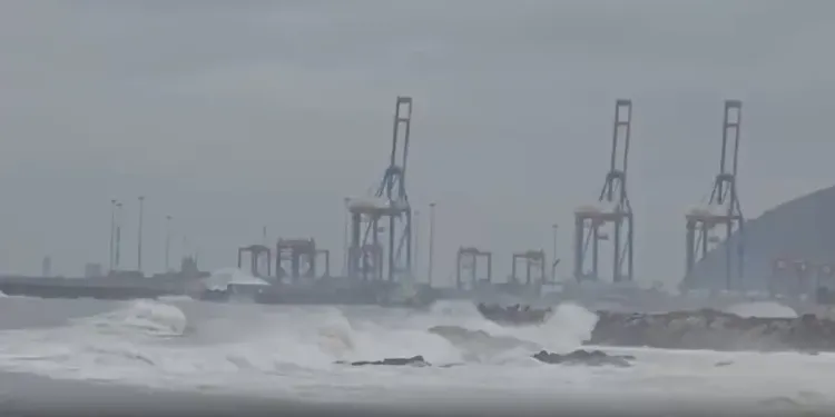 Cyclone Arnab intensifies to very severe storm, Andhra coast braces for landfall on 28 October