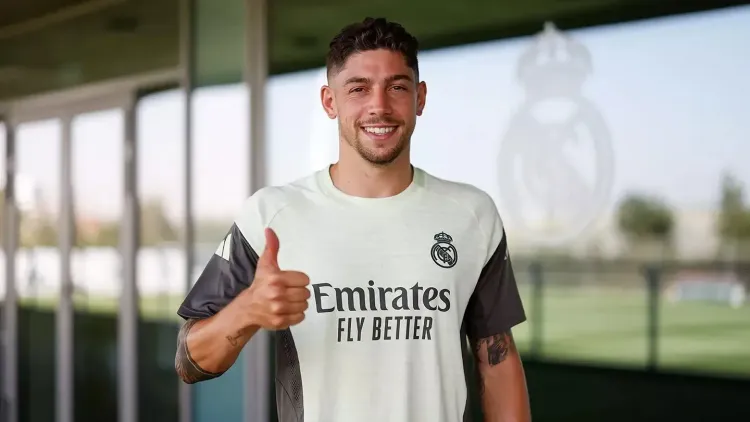 Why does Valverde consider Arsenal favorites for the UCL?