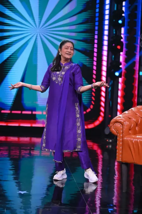After 53 Years, Aruna Irani and Farida Jalal Share an Emotional Reunion on Indian Idol