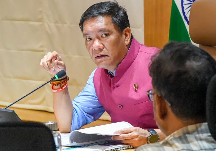 अरुणाचल CM पेमा खांडू ने चीनी घुसपैठ के दावों को नकारा, बोले — सेना सीमा पर पूरी तरह तैनात