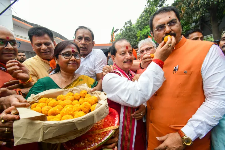 BJP leads 200+ seats in Bengal 2026; Bihar leaders hail historic mandate