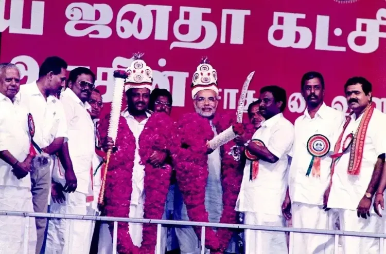 Did an Old Photo of CP Radhakrishnan with PM Modi Go Viral as He Takes Oath as Vice President?