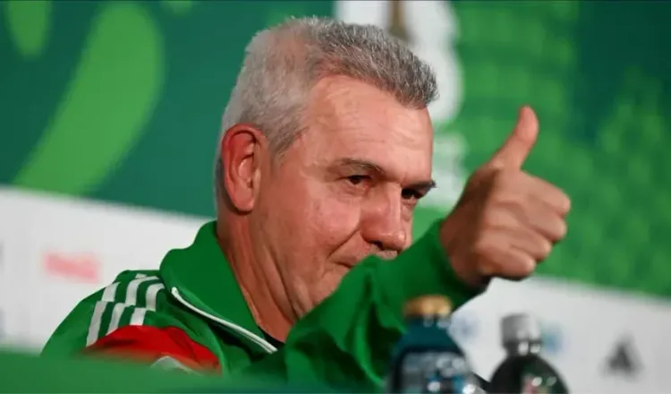 Mexico coach Aguirre urges calm as El Tri open World Cup vs South Africa