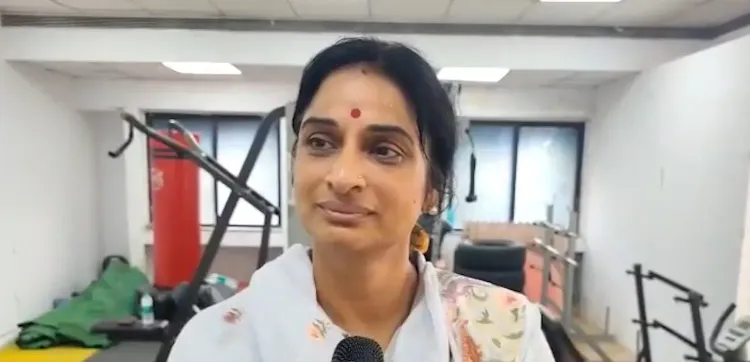 माधवी लता का ओवैसी को चैलेंज: 'हैदराबाद से अयोध्या पैदल चलूंगी, अगर आप आधा रास्ता तय करें'