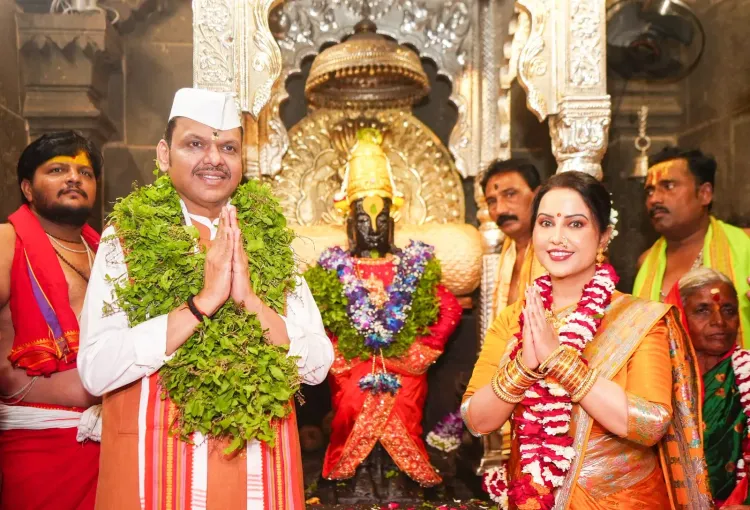 आषाढ़ी एकादशी 2025: CM फडणवीस ने पंढरपुर में की पूजा, मेयर रितु तावड़े ने वडाला मंदिर में किया महाअभिषेक