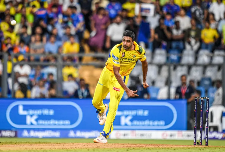 How are Ashwin and Mandhana Supporting the Indian Armed Forces Amid Tensions with Pakistan?