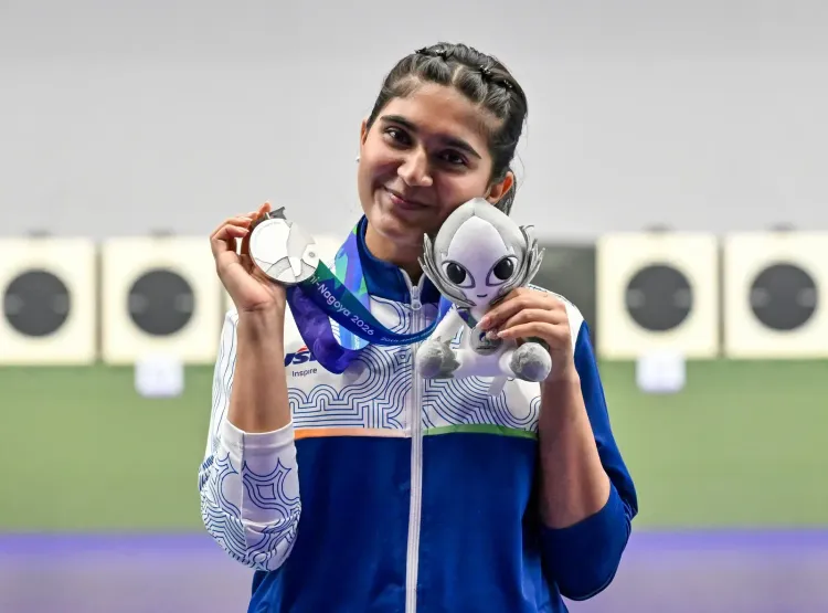 एशियन गेम्स 2026: ईशा सिंह ने 25 मीटर पिस्टल में जीता सिल्वर, पिता बोले— 'यह गोल्ड से कम नहीं'