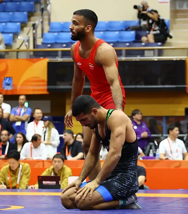 Sujeet Kalkal wins Asian Games 2026 wrestling gold in 65kg with stunning 10-9 comeback