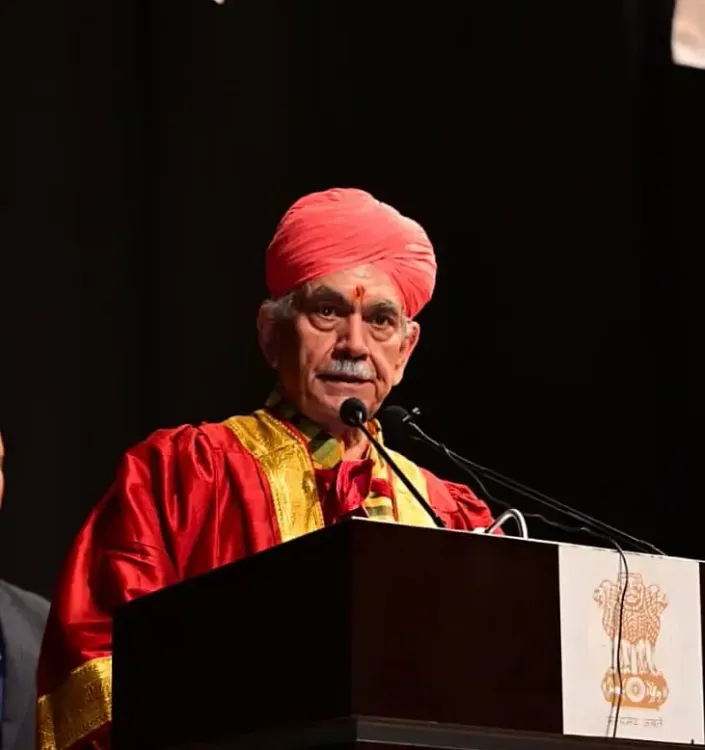 क्या <b>आतंकवाद</b> विकास का सबसे बड़ा दुश्मन है? जम्मू यूनिवर्सिटी के दीक्षांत समारोह में <b>एलजी मनोज सिन्हा</b> का बयान