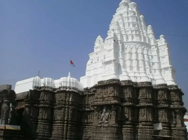 क्या औंधा नागनाथ मंदिर हिंदू-सिख आस्था का अद्वितीय संगम है?