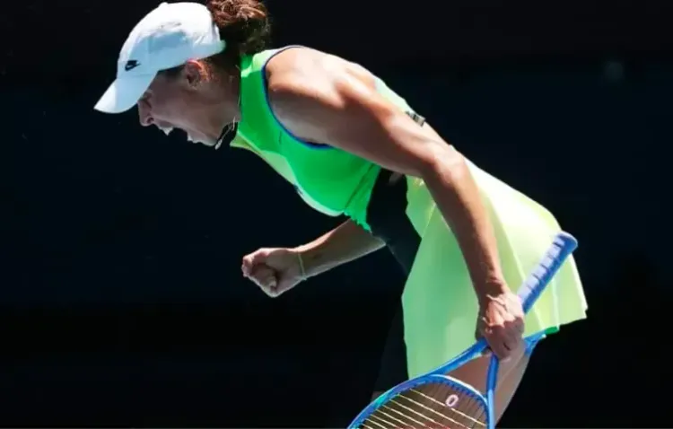 How Did Defending Champion Keys Overcome Oliynykova's Challenge to Advance in the Australian Open?