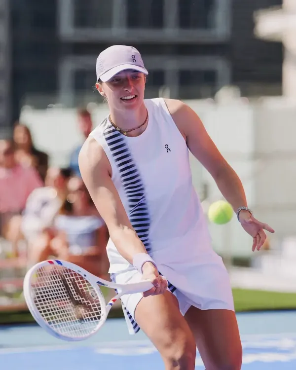 क्या इगा स्वियाटेक ने अन्ना कालिंस्काया को हराकर 'राउंड ऑफ 16' में जगह बनाई?