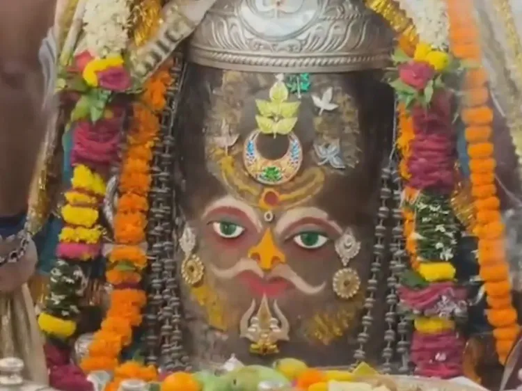 उज्जैन: महाकालेश्वर मंदिर में आषाढ़ षष्ठी पर भस्म आरती, हजारों श्रद्धालुओं ने किए बाबा के दर्शन
