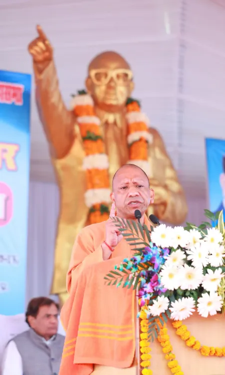क्या बाबा साहेब की मूर्ति के किनारे बाउंड्रीवाल और छत्र लगाए जाएंगे?: सीएम योगी