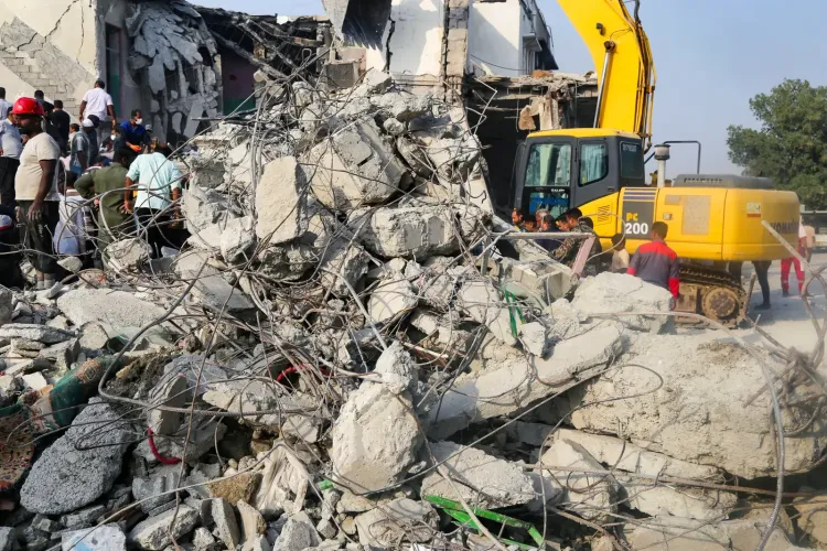 ईरान में बढ़ती महंगाई 'चिंता का विषय', 75,000 घर क्षतिग्रस्त; गृह मंत्रालय ने बुनियादी ढाँचे की मरम्मत को सर्वोच्च प्राथमिकता दी