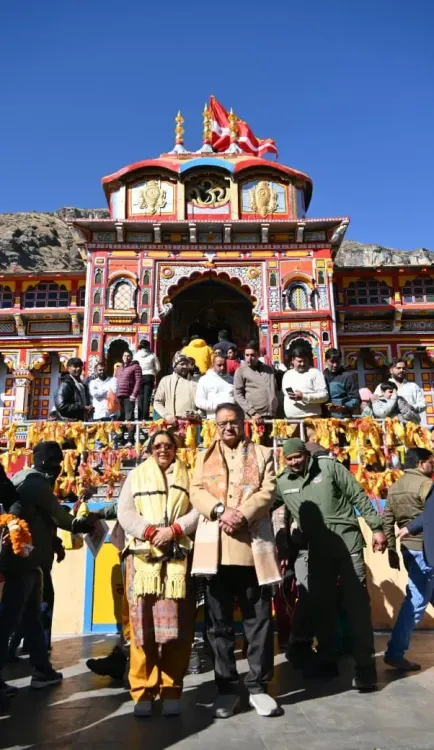 क्या उत्तराखंड के कृषि मंत्री गणेश जोशी ने परिवार संग बद्रीनाथ धाम में पूजा-अर्चना की?