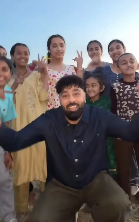Badshah Moved to Tears as Kids Sing 'Ladka Tera Deewana' by Heart
