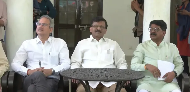 शिवसेना (यूबीटी) का आरोप: ₹15-15 करोड़ में हो रही सांसदों की खरीद-फरोख्त, राउत बोले — बागियों को नहीं छोड़ेंगे