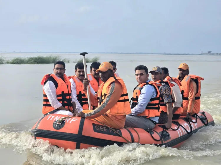 क्या बलिया में बाढ़ पीड़ितों के बीच पहुंचे मंत्री दानिश आजाद अंसारी, हर संभव मदद का भरोसा?
