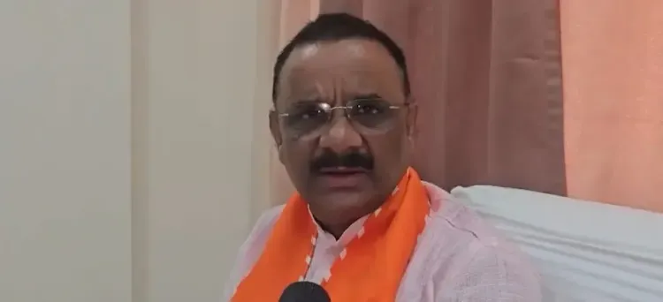 वाराणसी जलजमाव साजिश: मेयर अशोक तिवारी का दावा — सीवर में बालू की 12 बोरियाँ भरकर किया जाम