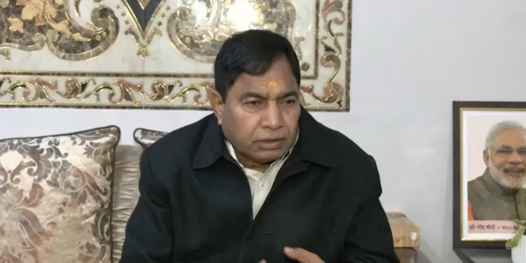 क्या बांग्लादेशी खिलाड़ी को आईपीएल टीम में शामिल करने का विरोध बढ़ रहा है?