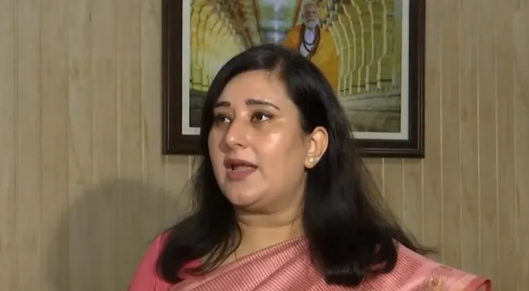 पंजाब की AAP सरकार आर्थिक मजबूरी में केंद्र की योजनाएं लागू कर रही: बांसुरी स्वराज का हमला