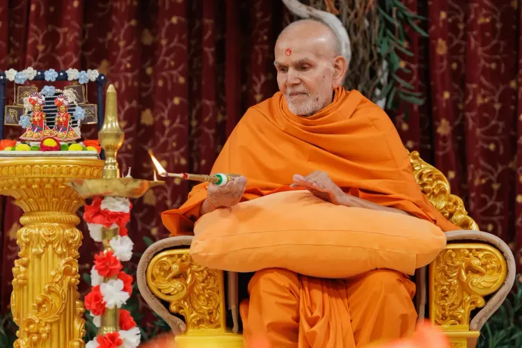 Mahant Swami Maharaj opens BAPS Sanskrit Pathshala in London
